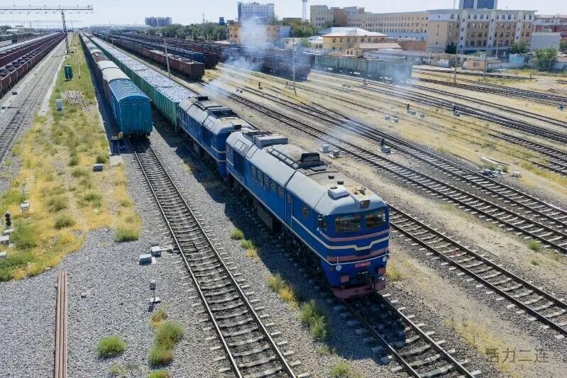 9.26中国二连浩特——蒙古国巴彦兰炭铁路国际物流项目首列开行.jpg