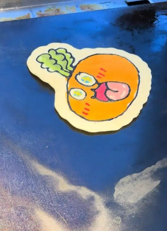 10.24成都夜市卡通煎饼摊“主理人”:每一份煎饼都是一次创作5.png