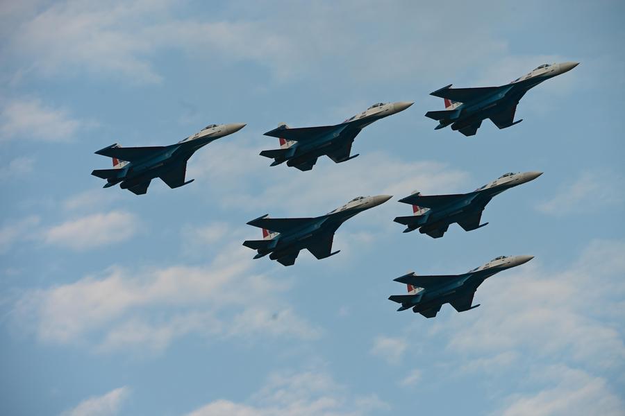 11.5 2025南昌飞行大会开幕 俄罗斯“勇士”飞行表演队进行飞行表演.jpeg