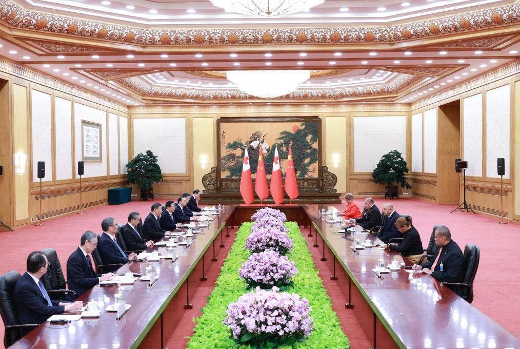 11.26习近平会见汤加国王图普六世2.jpeg