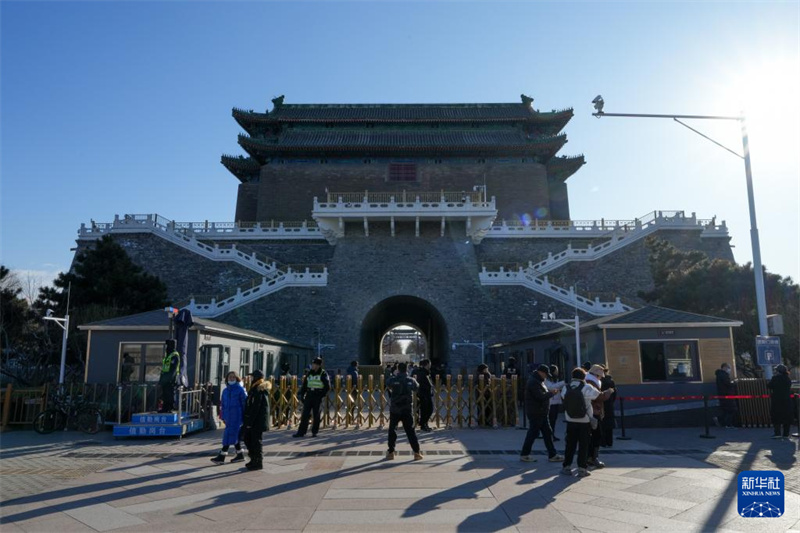 FOREIGN17352795396158SB0LGX1VK.jpg