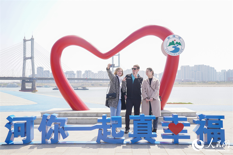 FOREIGN1745371553407P8KPZAIG9A.png