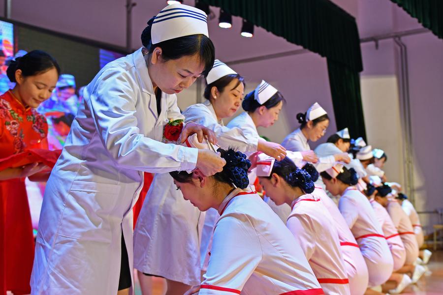 5.13我国7名护理工作者荣获第50届南丁格尔奖.jpg