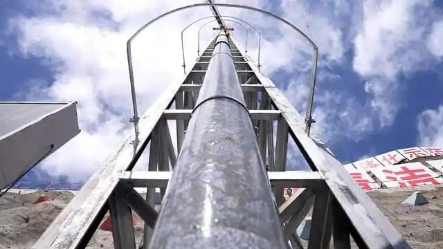 5.14叶巴滩水电站大坝取出世界最长芯38.1米3.png