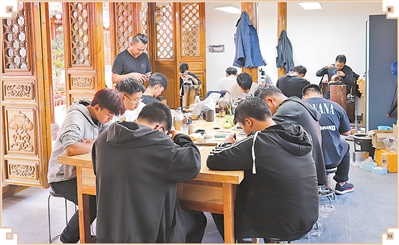 6.9一把小锤敲响银器品牌1.jpg