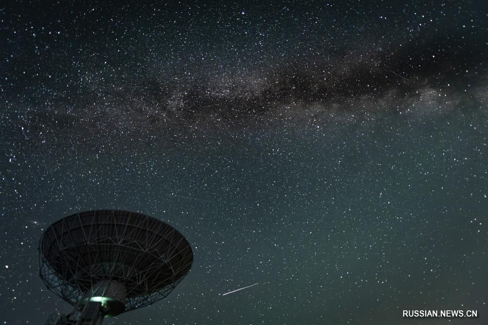6.10星空下的草原天眼3.jpg