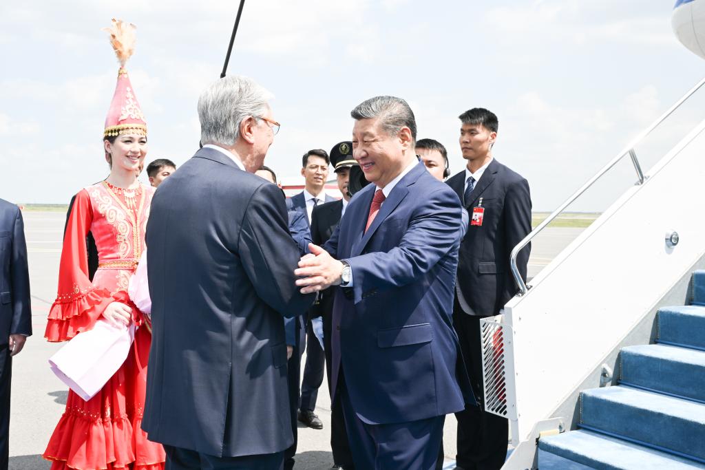 6.17习近平抵达阿斯塔纳出席第二届中国—中亚峰会1.jpeg