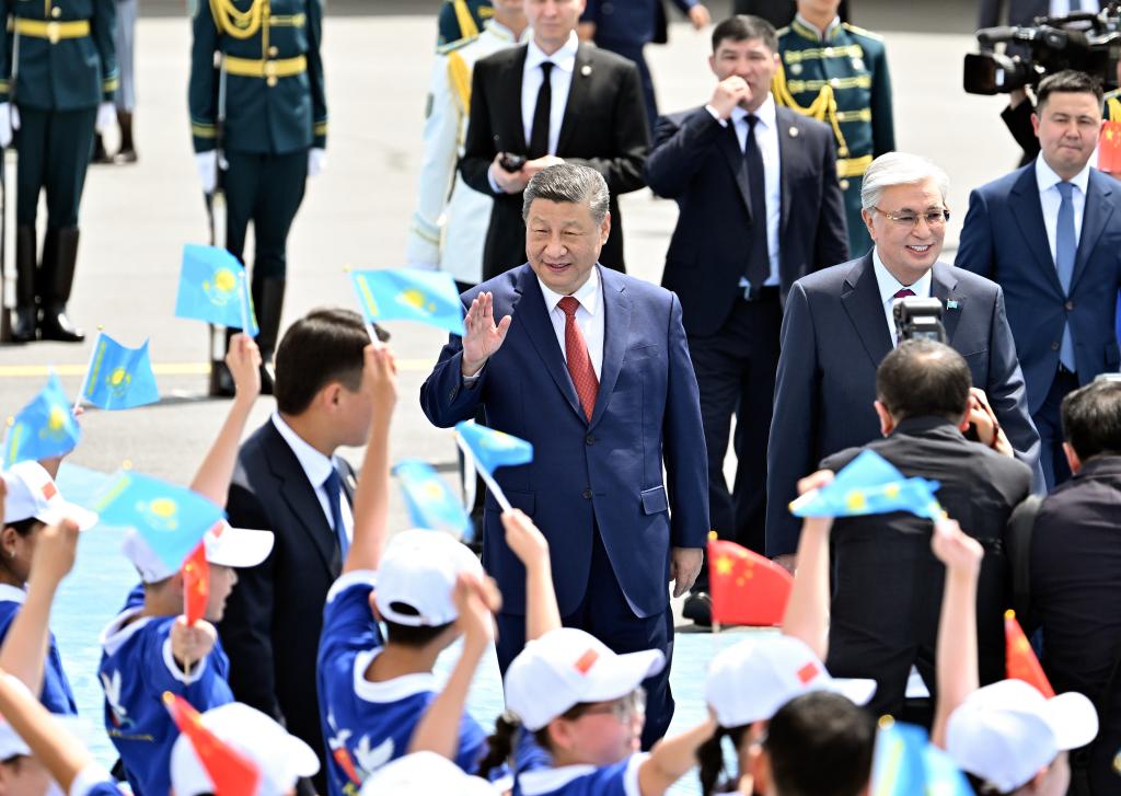 6.17习近平抵达阿斯塔纳出席第二届中国—中亚峰会3.jpeg