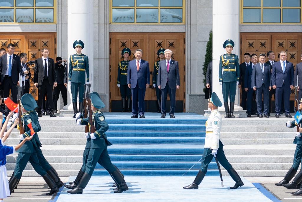 6.17习近平抵达阿斯塔纳出席第二届中国—中亚峰会5.jpeg