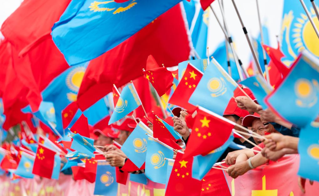 6.17习近平抵达阿斯塔纳出席第二届中国—中亚峰会17.jpeg
