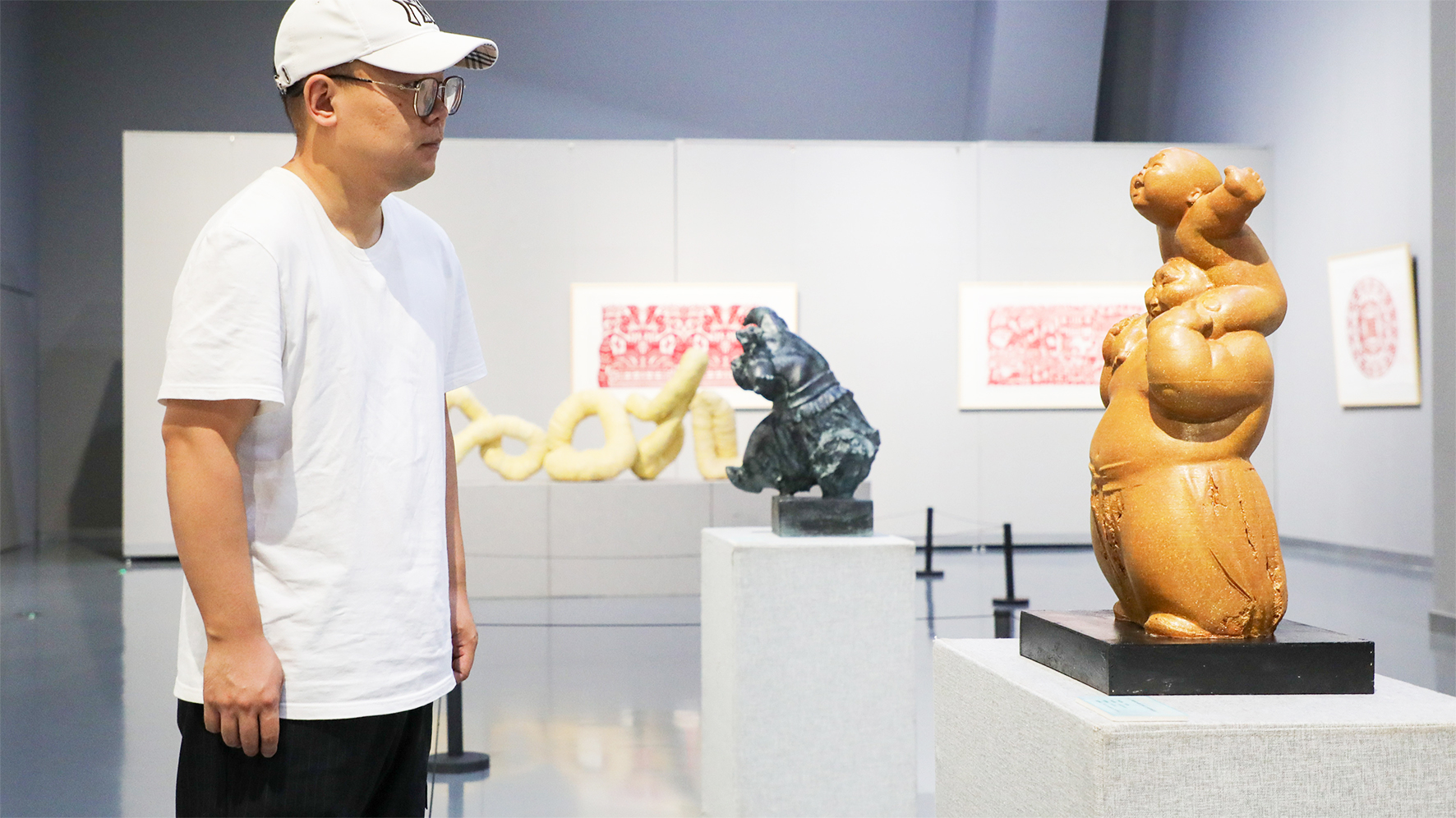 4.1 民间工艺美术展 01.jpg