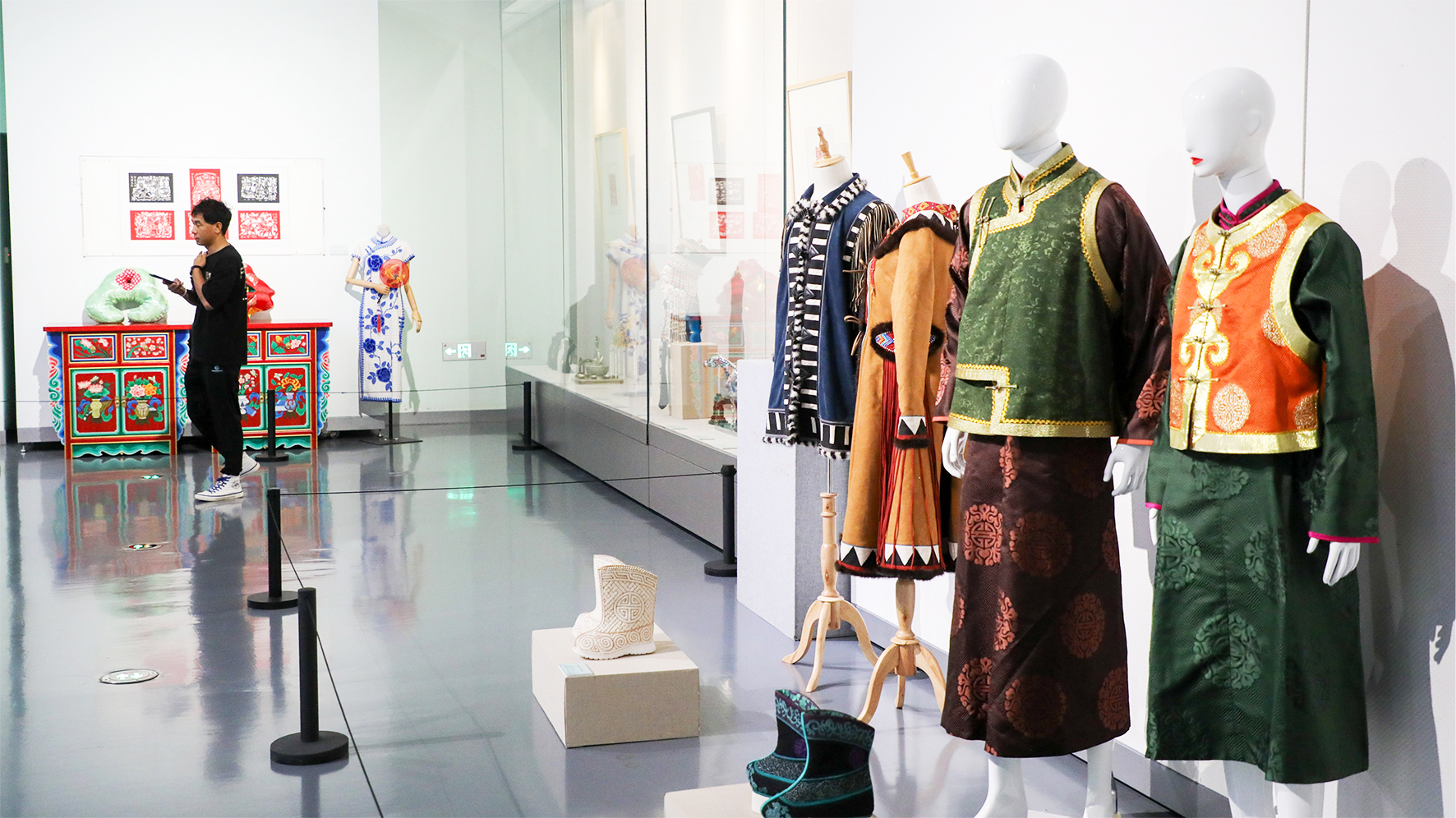 4.1 民间工艺美术展 04.jpg