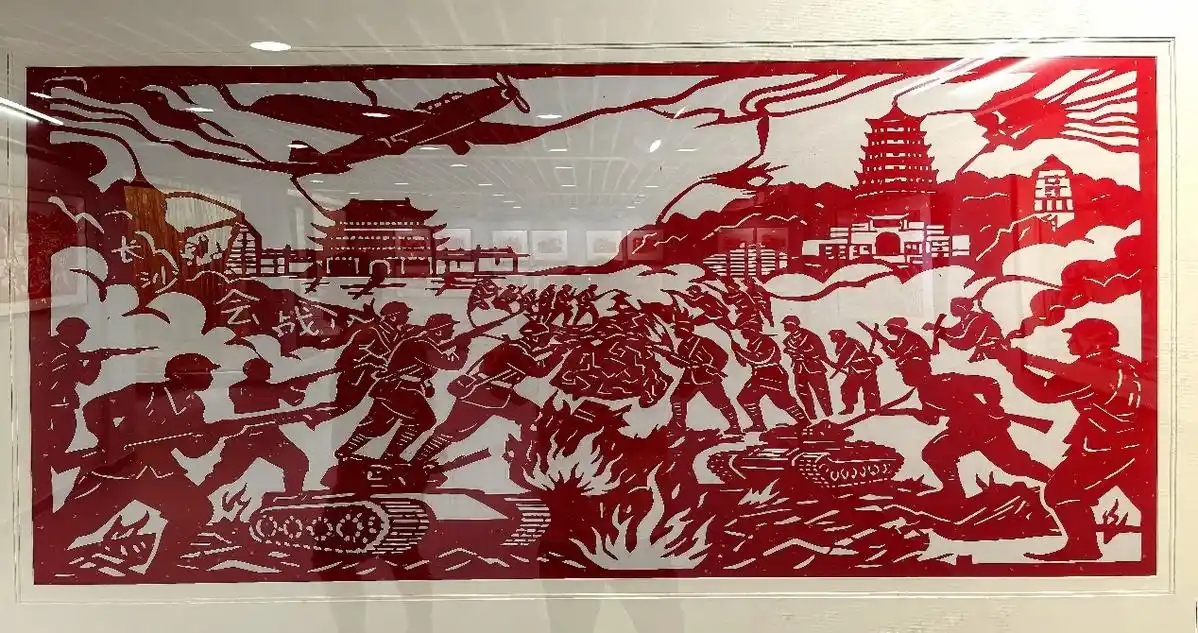 8.4南通：纪念中国人民抗日战争暨世界反法西斯战争胜利80周年剪纸艺术作品展开展4.jpg