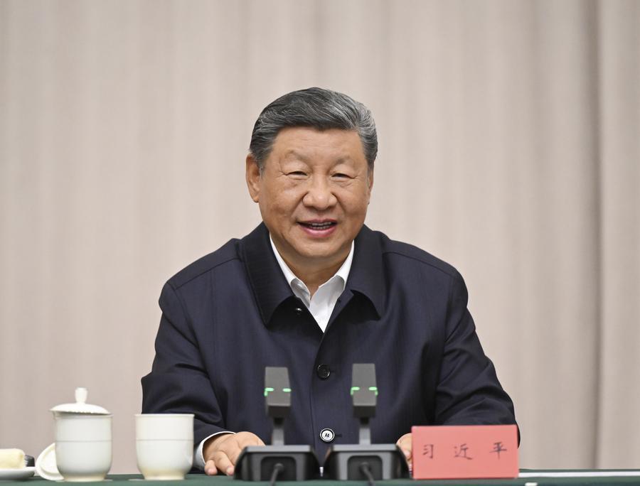 8.21习近平在听取西藏自治区党委和政府工作汇报时强调1.jpg