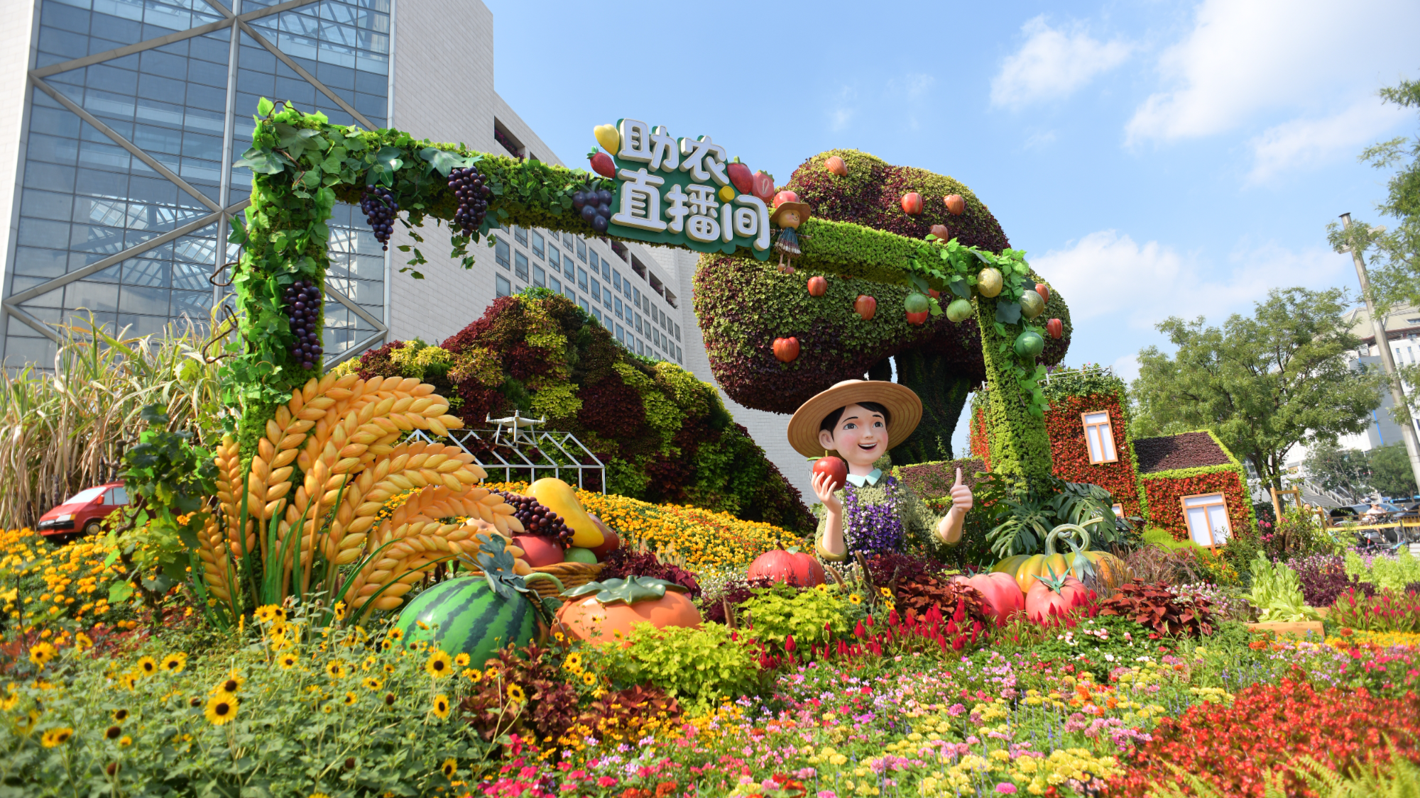 9.4缅怀先烈：北京主干道鲜花簇拥8.jpg