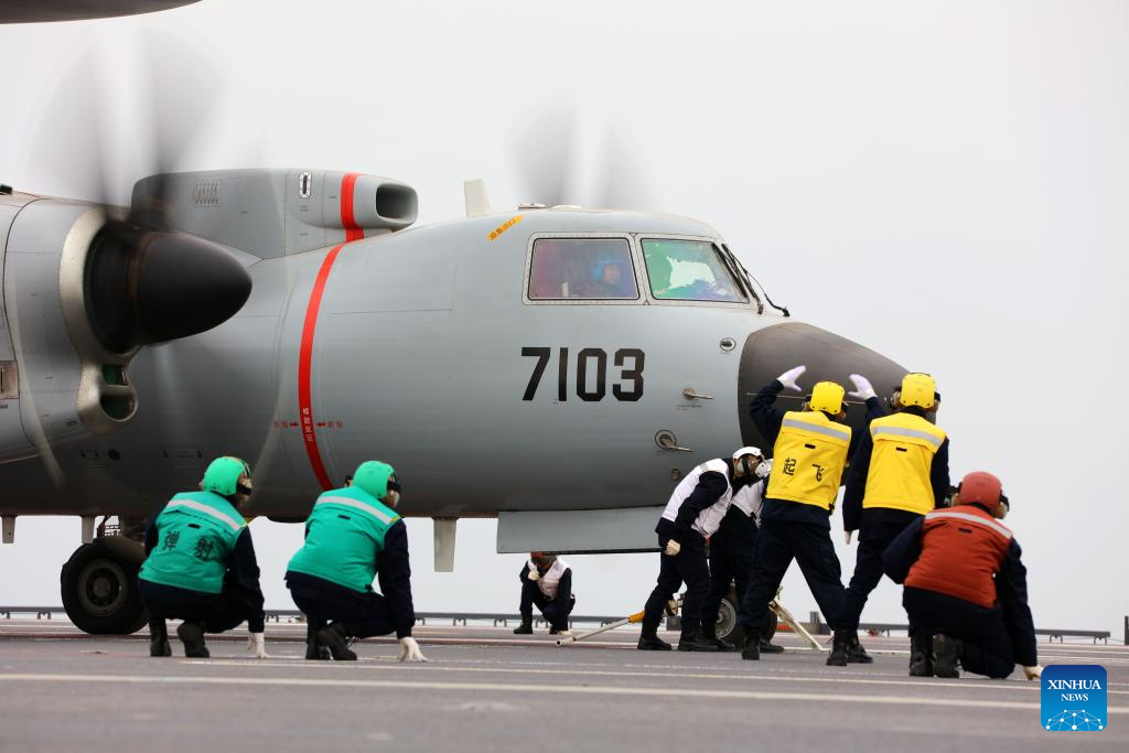 9.23三型航母舰载机已从福建舰完成弹射起飞和着舰训练18.jpeg