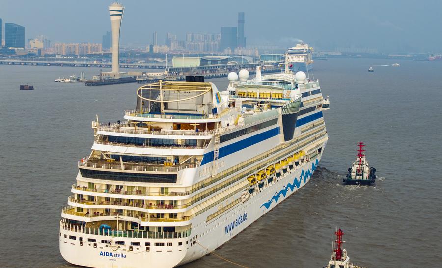 9.23多种免签政策协同 今年外籍游客从上海口岸乘坐邮轮数同比大幅增长.jpeg