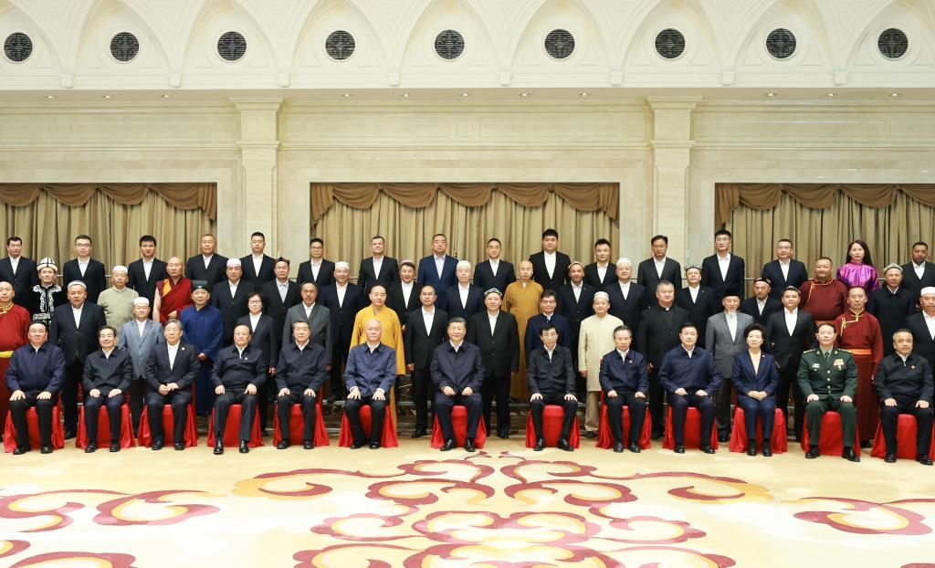 9.24习言道｜把祖国的新疆建设得越来越美好9.jpeg