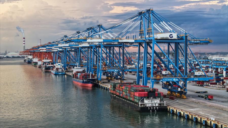 10.14今年前三季度我国货物贸易进出口33.61万亿元 同比增长4%.jpg