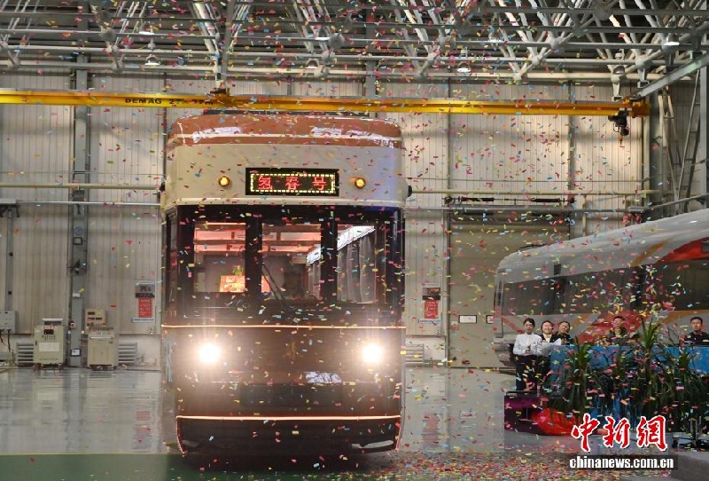 10.20中国首列氢能文旅列车“氢春号”在长春下线6.jpg