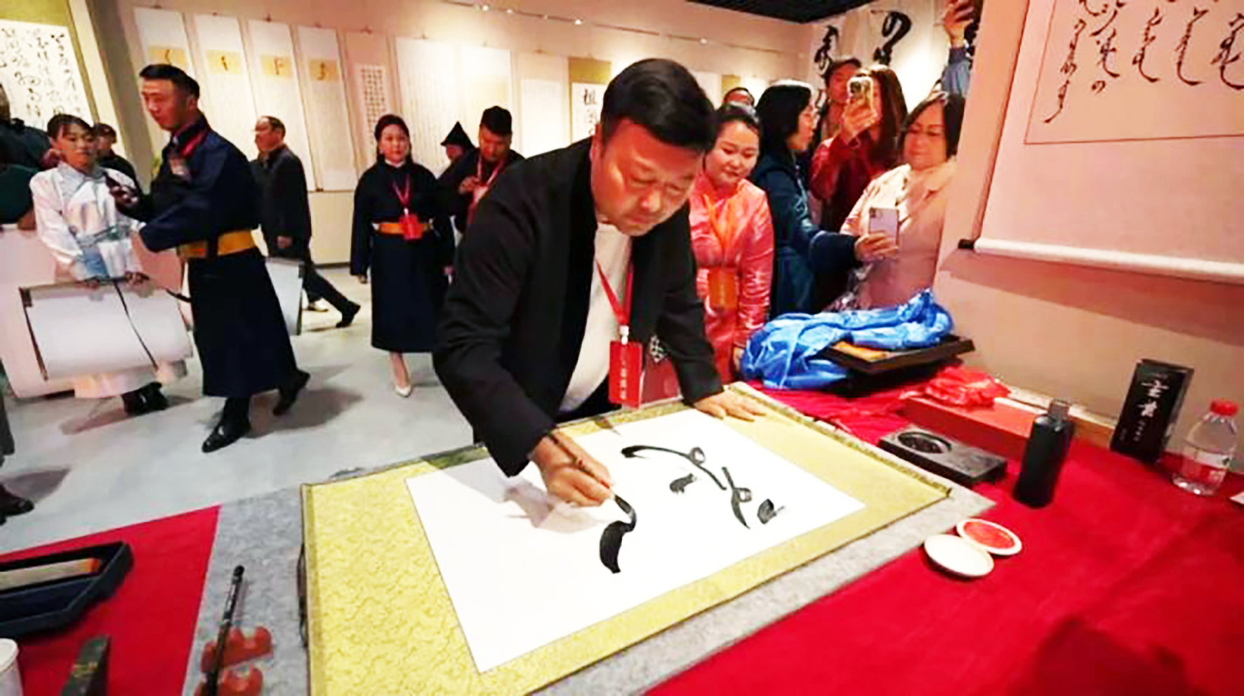 4.1 第十二届中俄蒙“乌音嘎”书法绘画 01.jpg