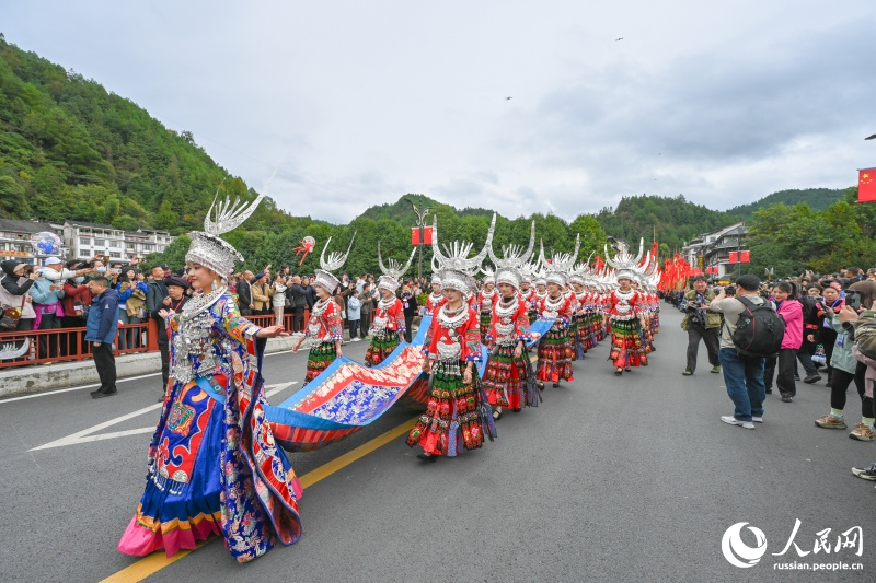 11.10雷山县龙头街道“苗年·蹦苗迪”精彩纷呈 全民共庆民族贺新年1.jpg