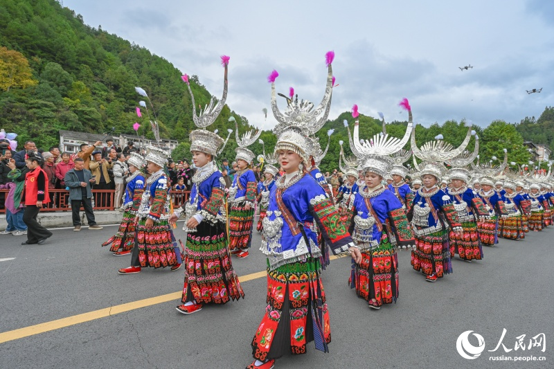 11.10雷山县龙头街道“苗年·蹦苗迪”精彩纷呈 全民共庆民族贺新年3.jpg