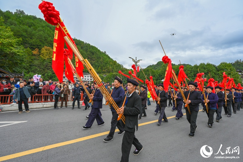 11.10雷山县龙头街道“苗年·蹦苗迪”精彩纷呈 全民共庆民族贺新年5.jpg