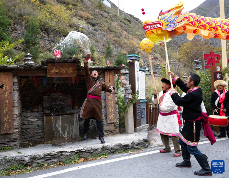 11.20四川茂县举办民俗文化活动喜迎羌历新年7.jpg