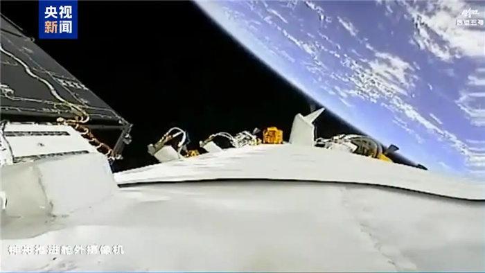 11.27神舟二十二号飞船发射成功！3.jpg