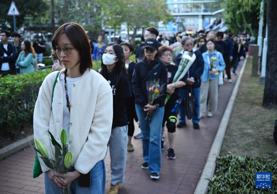 12.3香港下半旗三日致哀！14亿人同心守望，爱暖香江4.jpg
