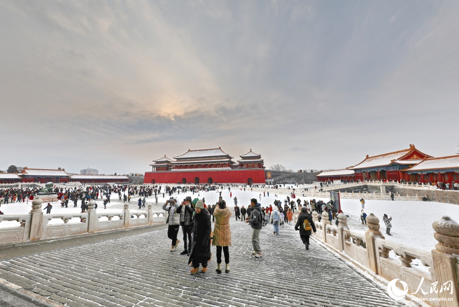 1.20故宫初雪映古今:2026年北京首场雪绘就紫禁城绝美画卷3.jpg