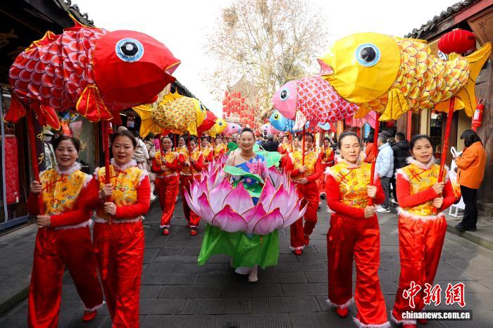 1.28四川阆中：腊八品粥赏非遗 古城年味浓8.jpeg