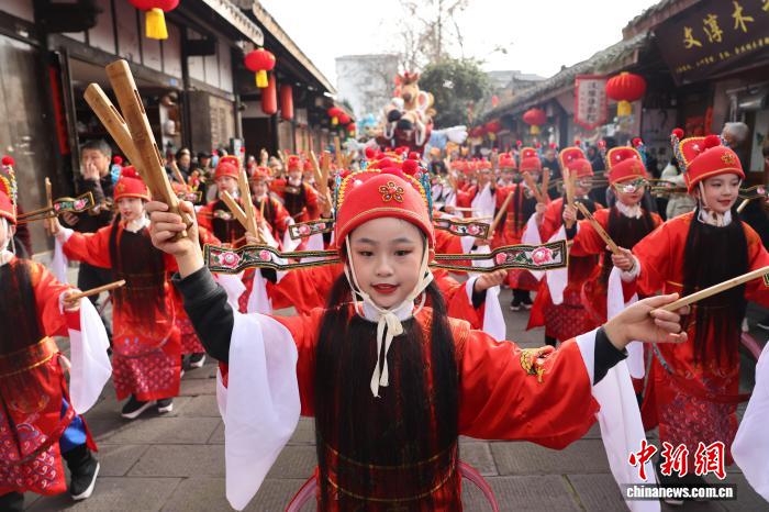 1.28四川阆中：腊八品粥赏非遗 古城年味浓3.jpeg