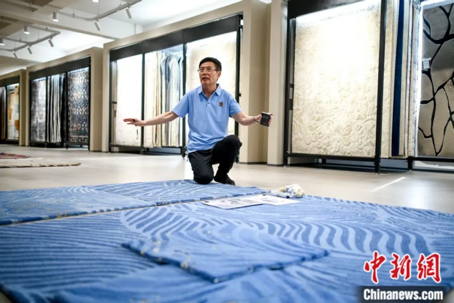 1.29 5秒成毯，天津这座小镇何以织出全球生意经6.jpg