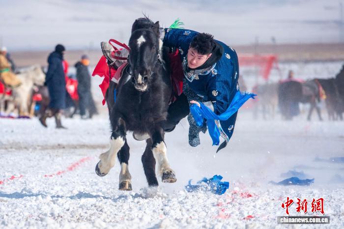 2.3驭雪奔腾赴新春! “辽阔草原·锡林郭勒”冬季“马超”总决赛开赛9.jpg