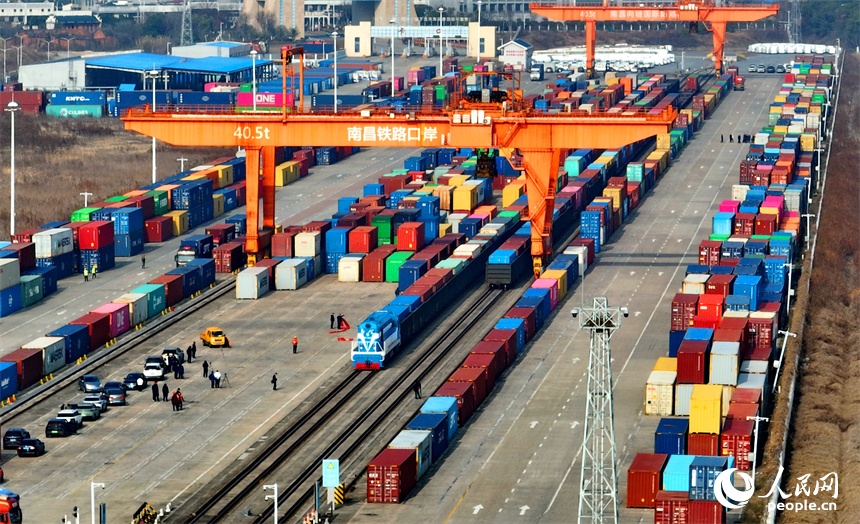 2.4江西首发“跨里海”中欧班列 开辟中部至欧亚新通道4.jpg