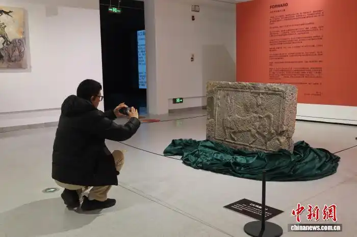 2.4当“马”元素遇上特殊儿童画笔 汉画特展呈现创新活力2.png