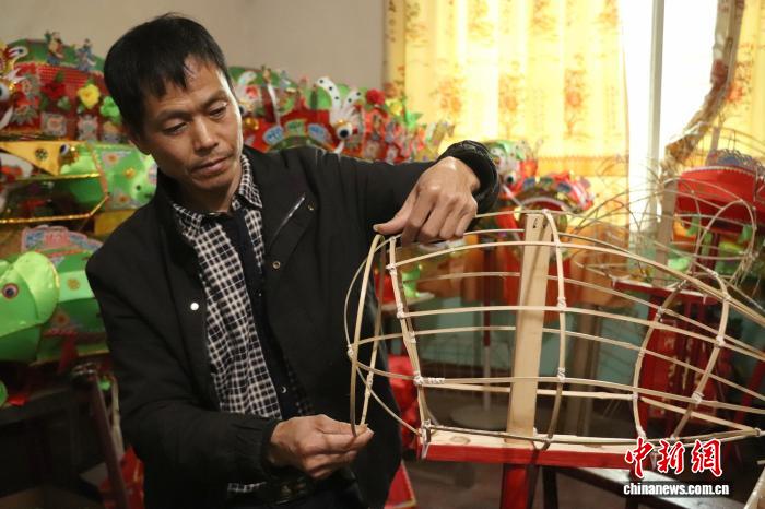 2.9“一尾鱼灯”跃千年 探寻客家传统灯彩之南康鲤鱼灯8.jpeg