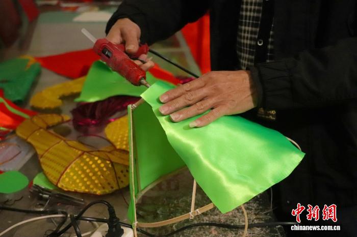 2.9“一尾鱼灯”跃千年 探寻客家传统灯彩之南康鲤鱼灯5.jpeg