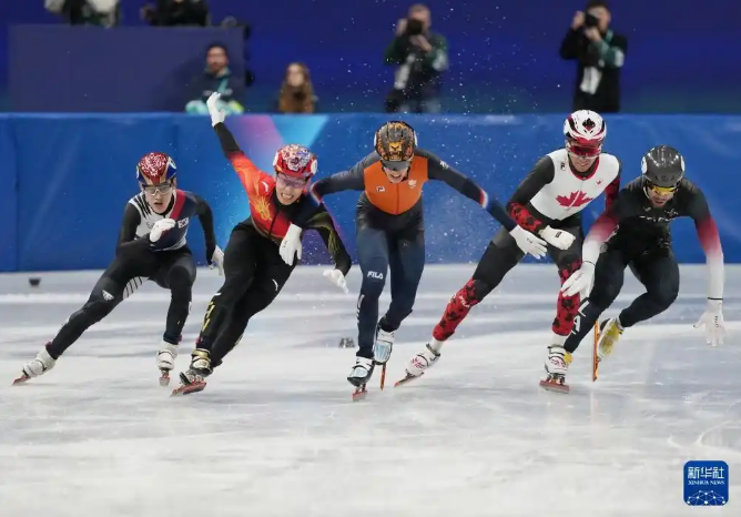 2.14孙龙在2026年冬奥会短道速滑1000米项目中摘得银牌1.png