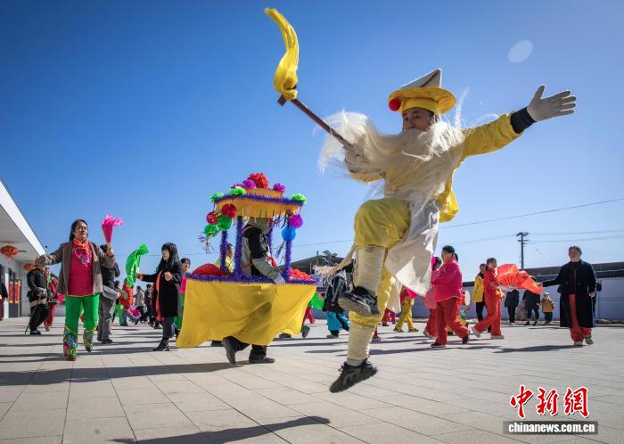 2.25柳林刘家垣村：秧歌闹春 黄土高坡年味浓2.jpg