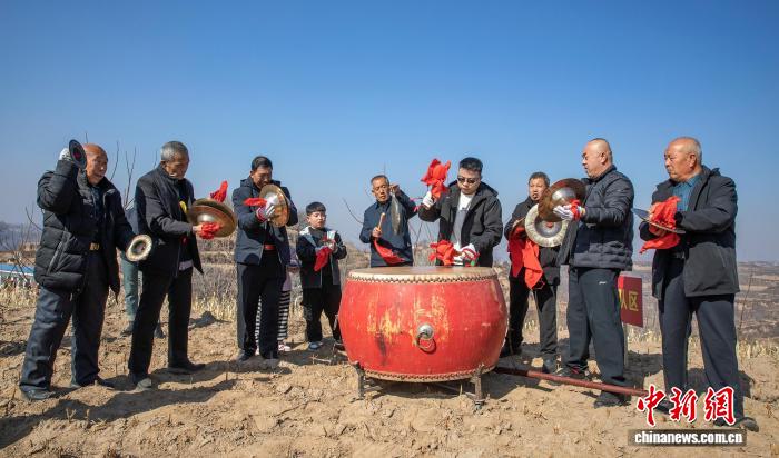 2.25柳林刘家垣村：秧歌闹春 黄土高坡年味浓6.jpg