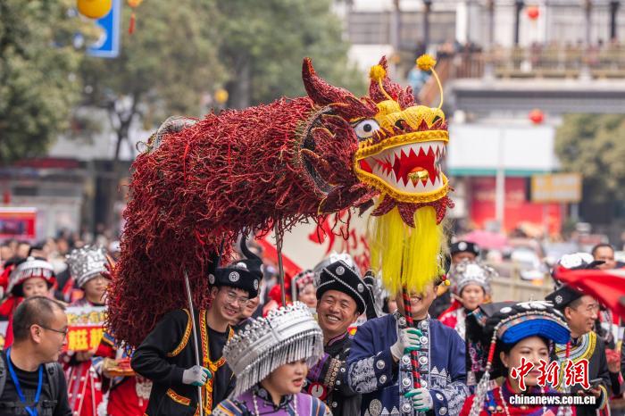 2.27毕节大方“辣椒龙”闹新春1.jpg