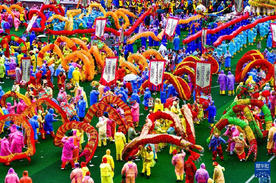 3.2贵州石阡：仡佬毛龙节 群龙贺新春1.jpg