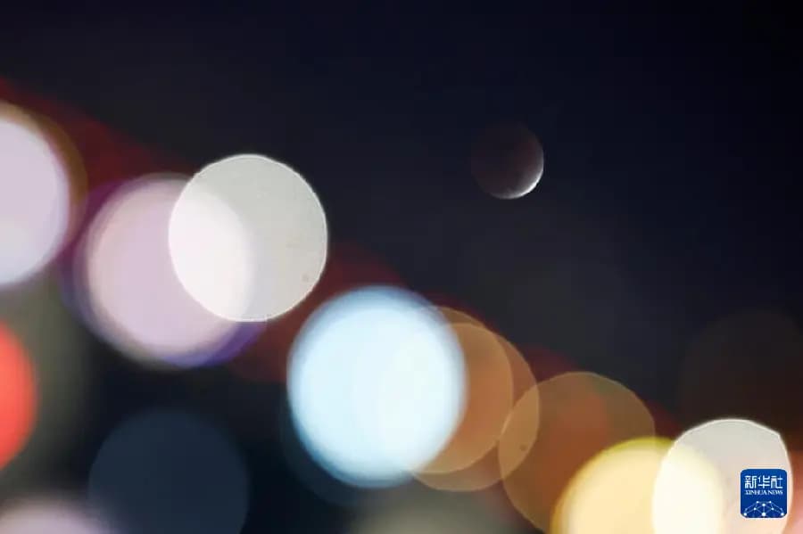 3.5当元宵节邂逅月全食 “红月亮”4.jpg