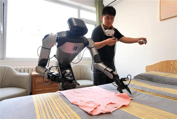 3.16智能康养机器人养老驿站上线2.jpg