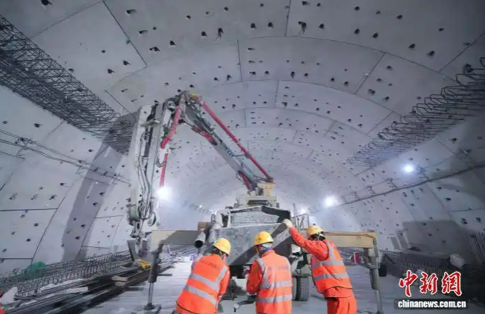 3.19世界最大直径水下盾构隧道! 济南黄岗路黄河隧道双层贯通1.png