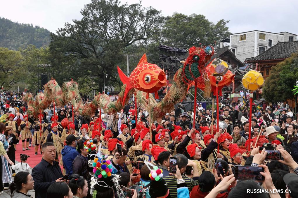 3.30贵州榕江：侗族群众欢庆“萨玛节”1.jpg