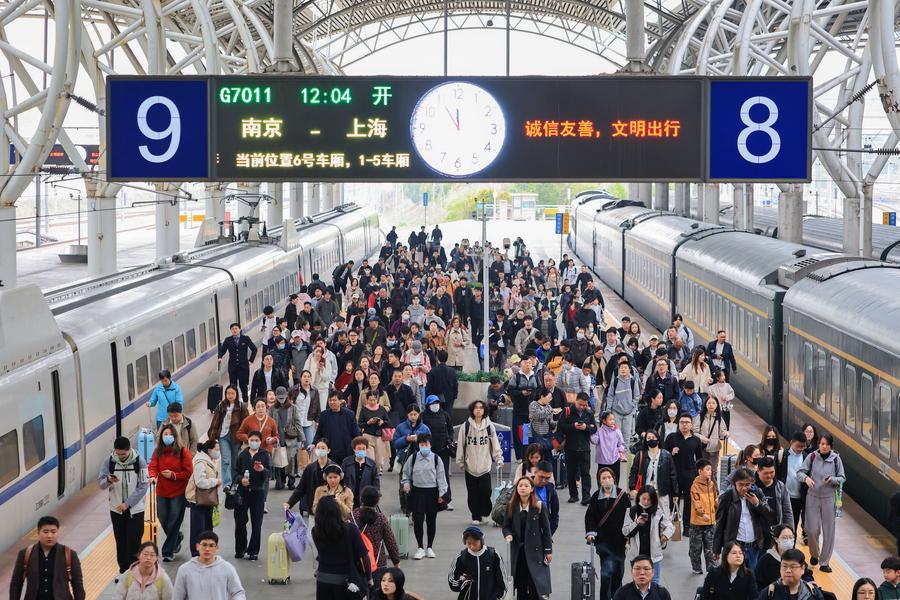 4.7清明假期首日交通出行人数预计近3亿人次.jpg